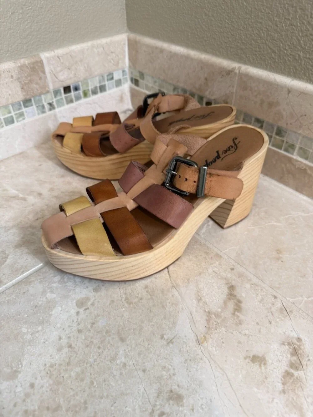Free People Bellevue Clogs Wood Platform Shoes Sandals Size 38 / 7.5-8